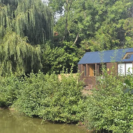 Tiny-house Pampa Au Bord De L'eau Шале Etival-les-le-Mans